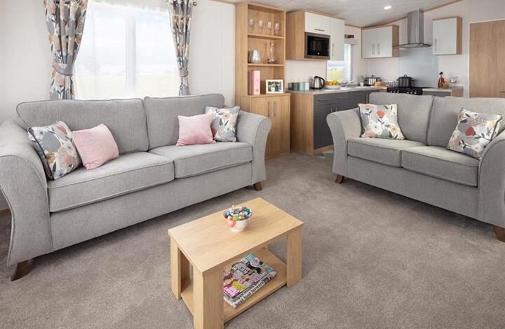 Carnaby Maesbrook1